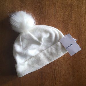 Old Navy white pompom hat S/M NWT